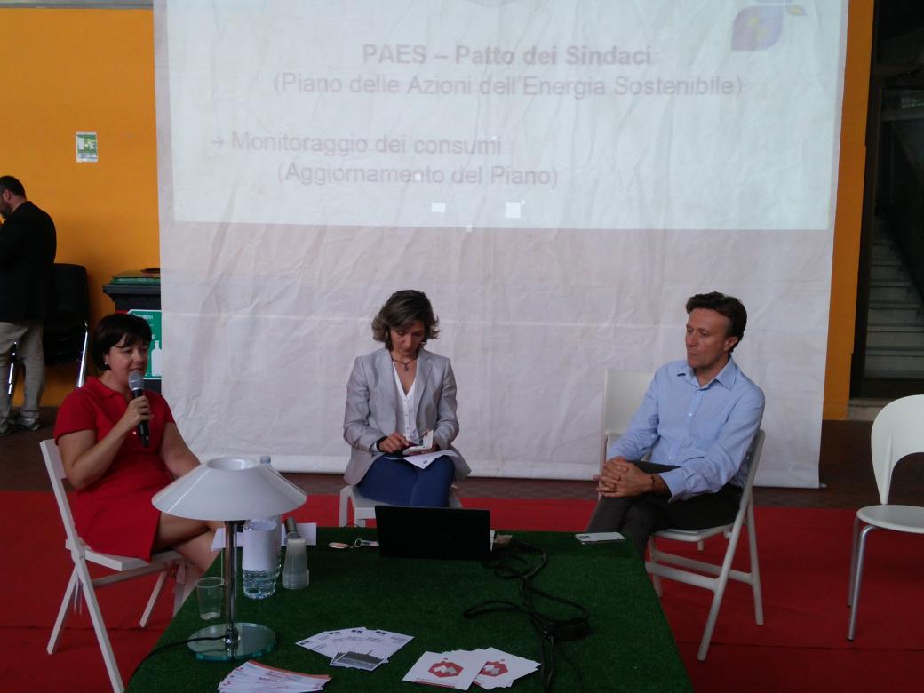 egodomenico's tweet photo. Utilizzare #Opendata opportunità pei i Comuni @patriziasaggia al @Memexposed!! #dchampfe @DigitalChampITA http://t.co/CP9TGggAUQ