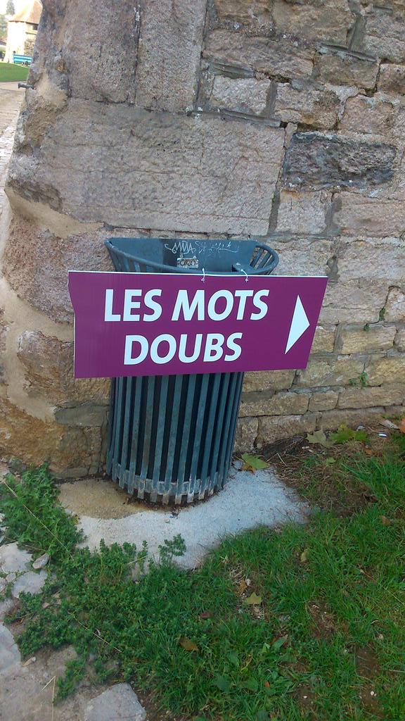 ReichenbachFab's tweet photo. On est prêts pour l'ouverture avec @SonatineEdition @rjellory #Willocks festival #MotsDoubs ! http://t.co/oESmkoI4s4