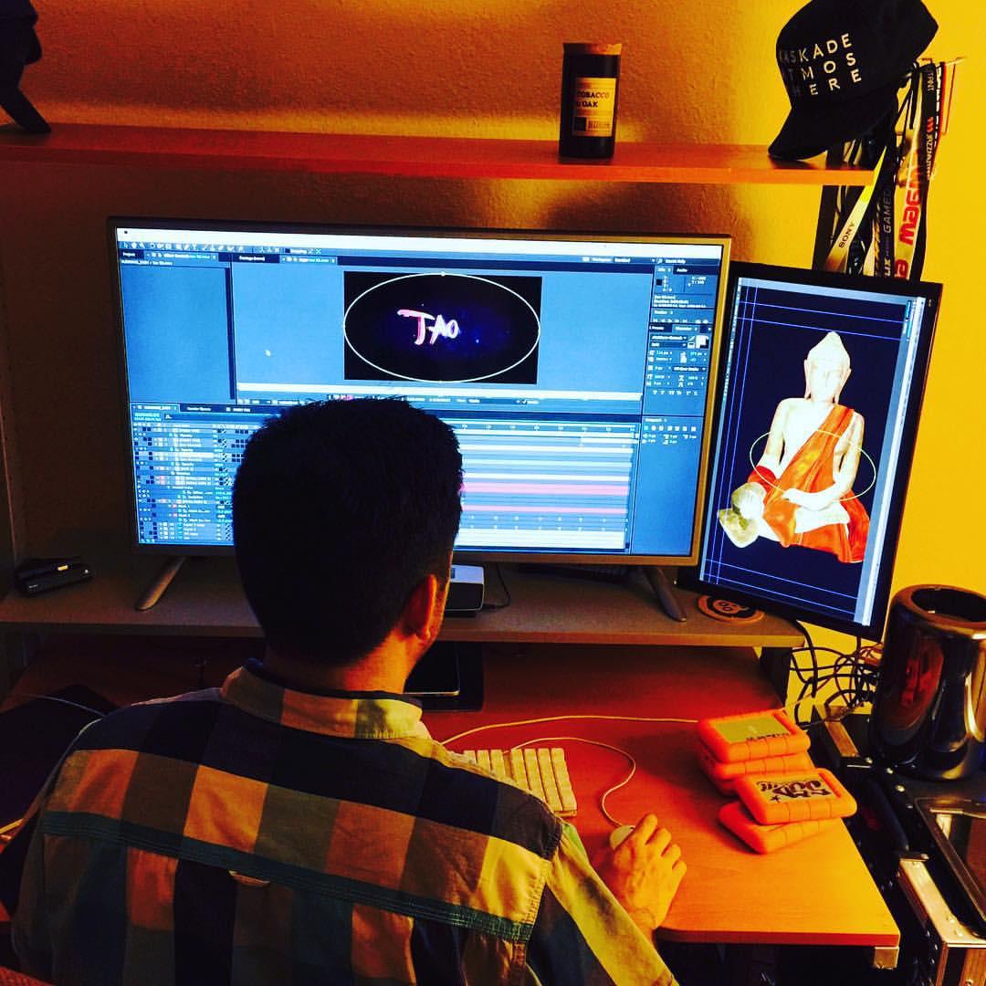 getvisuals's tweet photo. What's mappening?
#ProjectionMapping #AfterEffects #CreativeDirector #GetVisuals http://t.co/oYOamDrkKc