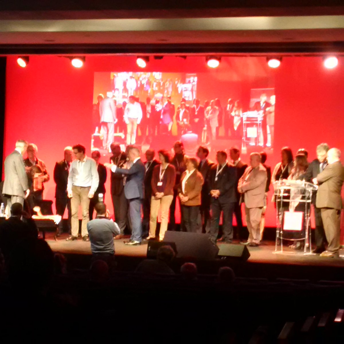 Arnaud_Mgtn's tweet photo. #ExpoCrise remise des Pavillons Orange aux communes engagées dans une démarche de #résilience http://t.co/aE6l7DcpzB