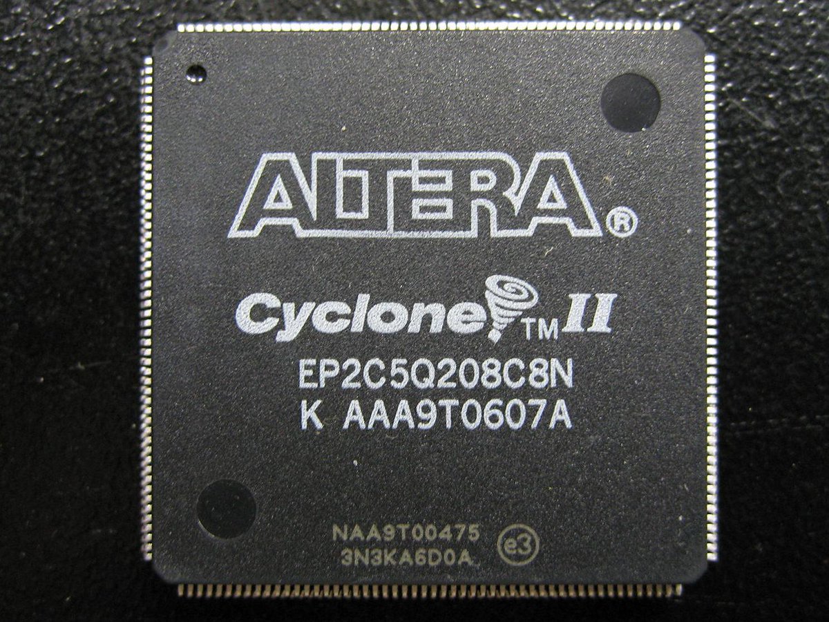 Berry_Techh's tweet photo. Working DSP and IMAGE PROCESSING Applications on ALTERA FPGA Board http://t.co/1RaAzF4Q8I