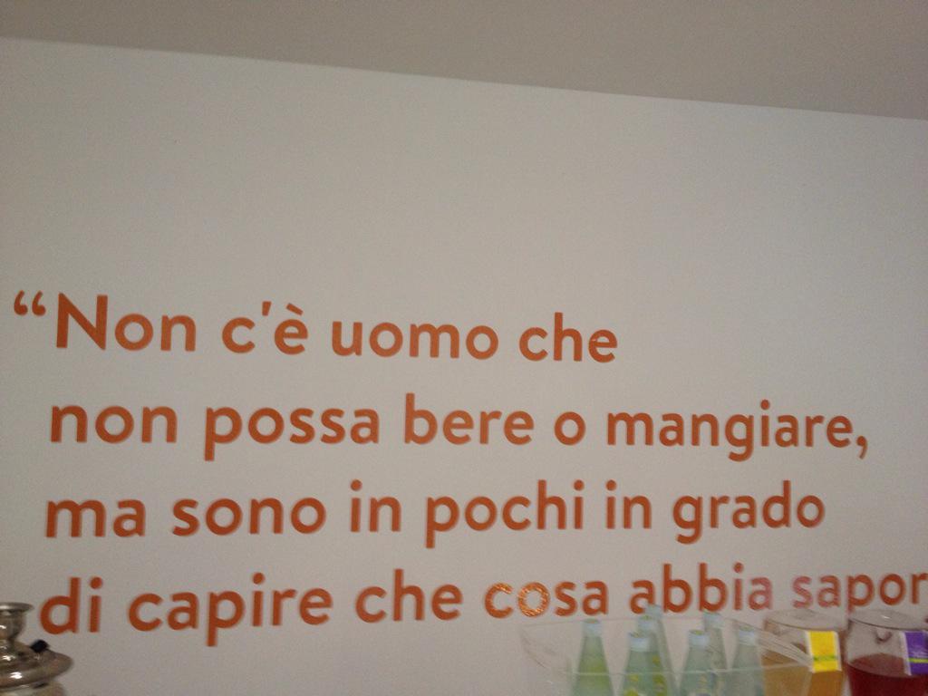 Milanodabere_it's tweet photo. Degustazione di infusi e specialità vegane all'#editmilan http://t.co/5dpPFU1u9c