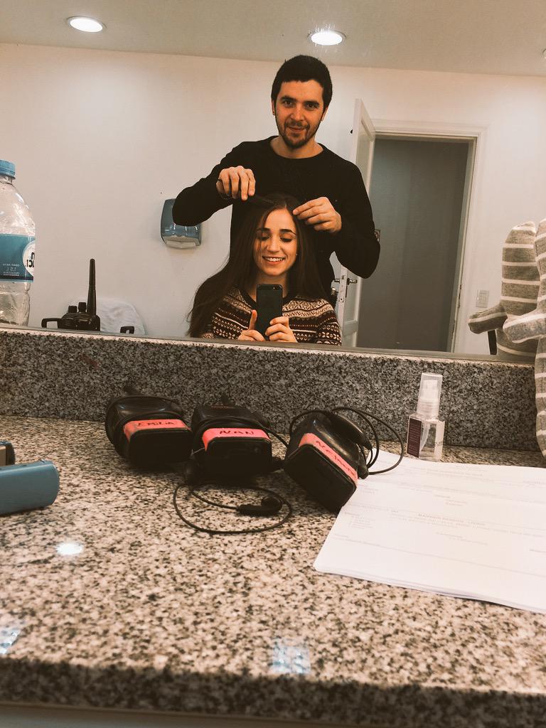 caro_kopelioff's tweet photo. @nahuelalandc  💇 empezando otro día de grabación #soyluna http://t.co/wdgUEW98aC