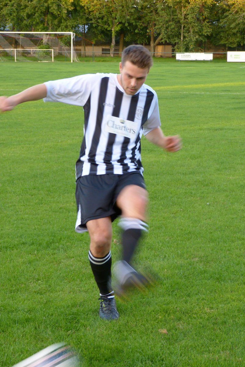 ChartersEstateA's tweet photo. GAME ON!
Sponsorship of @AlresfordTownFC
New kit livery branded #Charters #Alresford
@MintSigns @AlresfordCofC http://t.co/k08k3ihFQZ