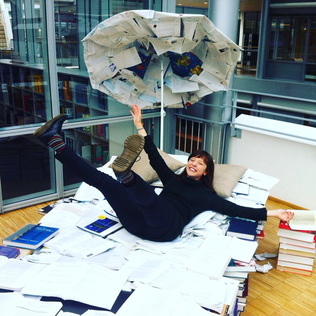 ElisagLib's tweet photo. Lying on the #bedofknowledge #bioslo #lifeatbi http://t.co/rUoHLrNyOY