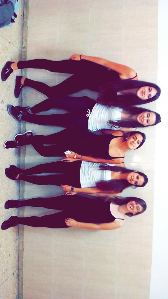 MmariaRrosado's tweet photo. Código de barras team !! @Saropsita @monacroqueta @anamsyea @Alba_2498 http://t.co/zd9IuI8TBe
