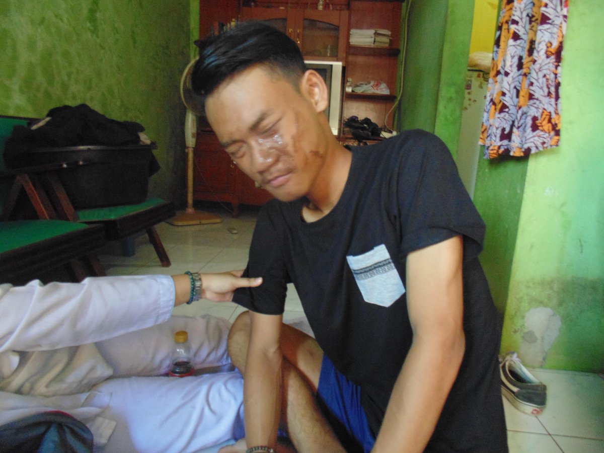 ayuoktavani's tweet photo. ayang liat muka siapaa ini ??? @spikarief_  :D http://t.co/za9BQZONse