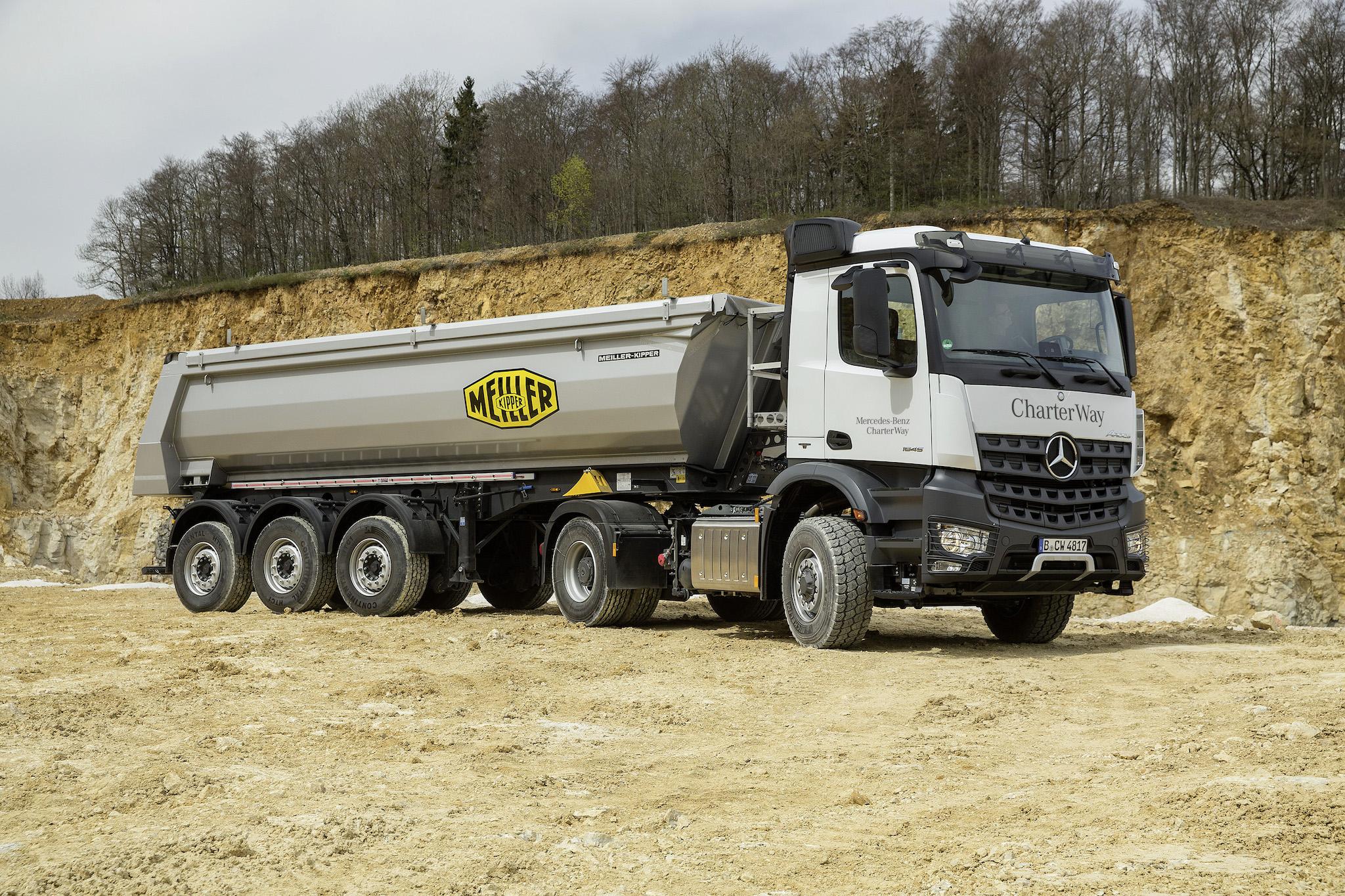 Mercedes Benz On Twitter Strength In Numbers Charterway Rental Fleet Now 9 000 Units Strong Http T Co G0s4nvfiig