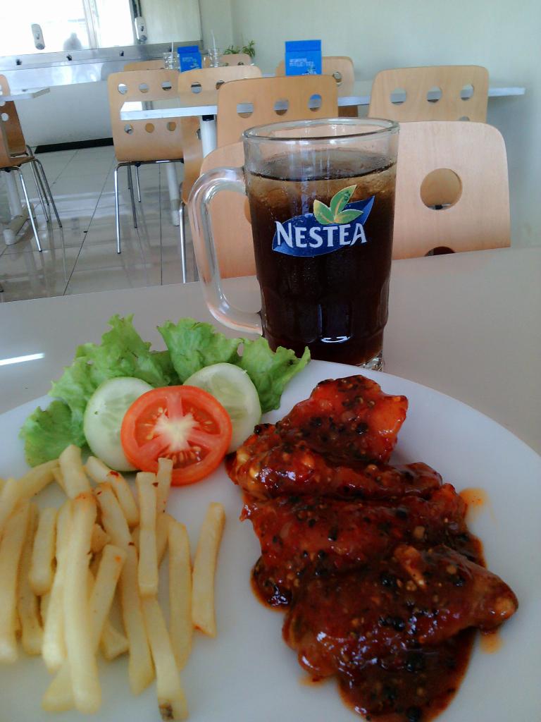 AyamPas's tweet photo. Nyok merapat makan malam di Ayam Pas, cubain deh nikmatnya "Paket Wing Blackpeper" 👌👍 http://t.co/FagNQv6vkR