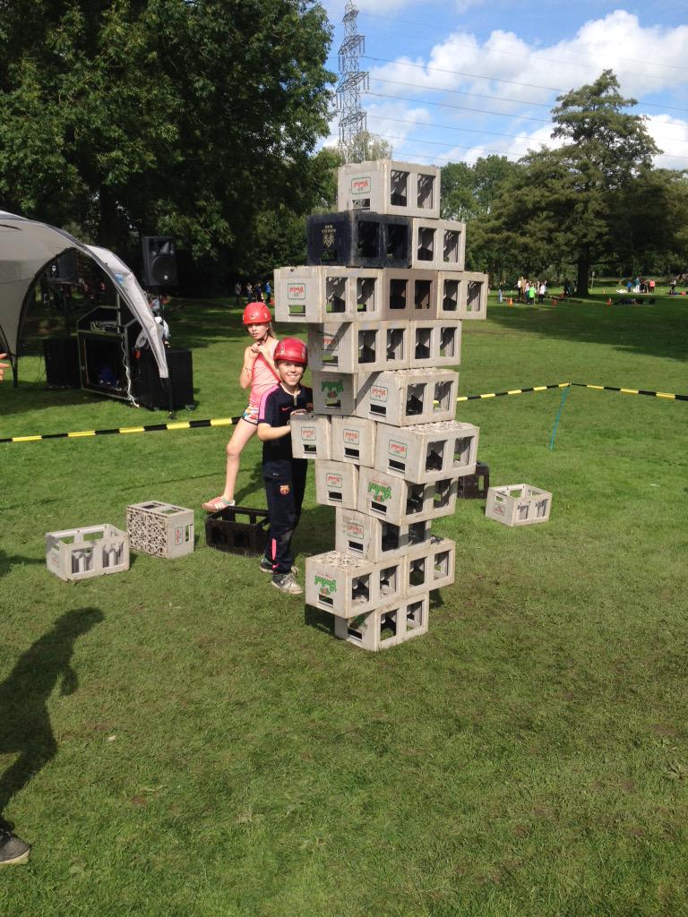 MagicOutdoor's tweet photo. Sportdag 1ste jaars #liemerscollege @Zevenaar lokatie #debreuly. Geweldige dag met mooi weer en fantastische kids http://t.co/AdFuZwShqn