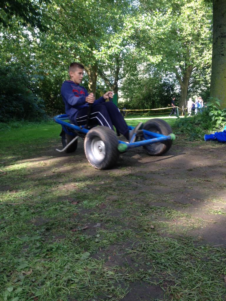 MagicOutdoor's tweet photo. Sportdag 1ste jaars #liemerscollege @Zevenaar lokatie #debreuly. Geweldige dag met mooi weer en fantastische kids http://t.co/AdFuZwShqn