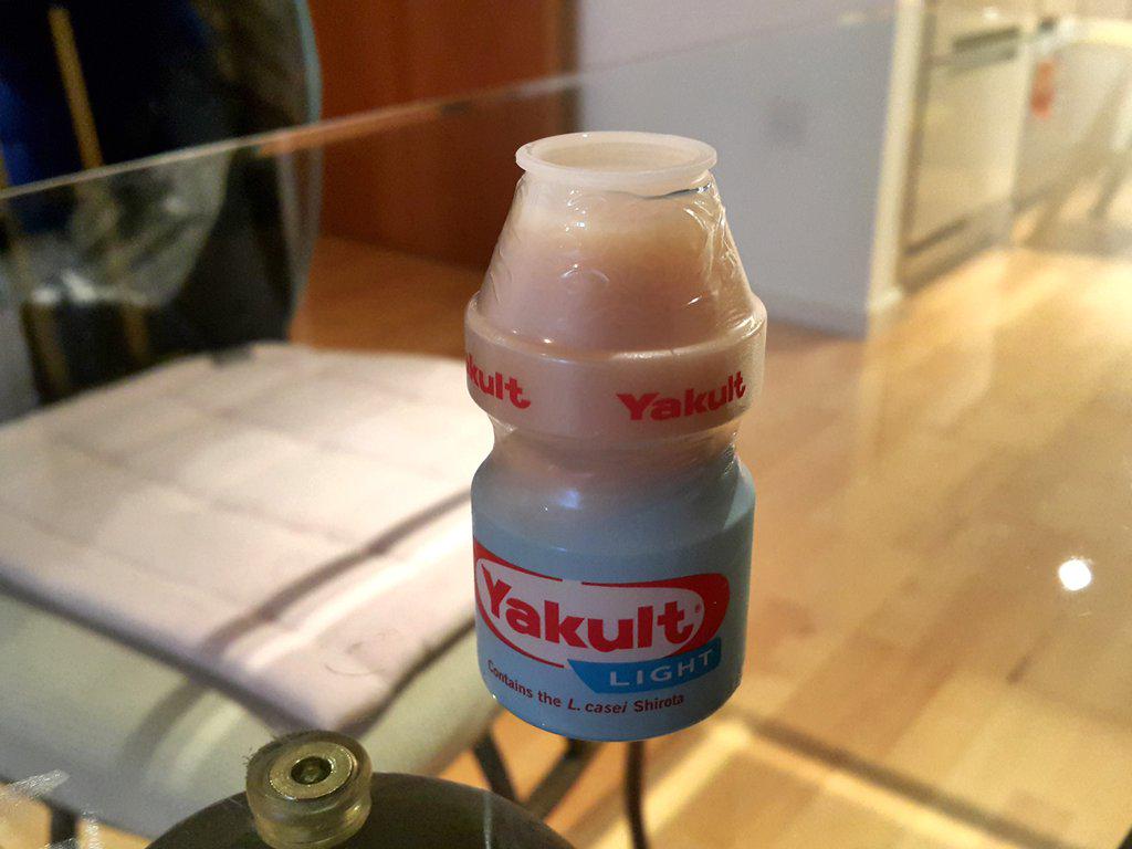 헠헠 외국엔 킷켓 다크맛 파는데 씹존맛!! 초코 진하니 진짜 뫄이쪙ㅠㅠ 한국에도 다크맛 킷캣네놔아아아아ㅠㅠㅠ 
그리고 여기도 야쿠르트파는줄 몰랐음 노랑이는 맛이 다 비슷한듯