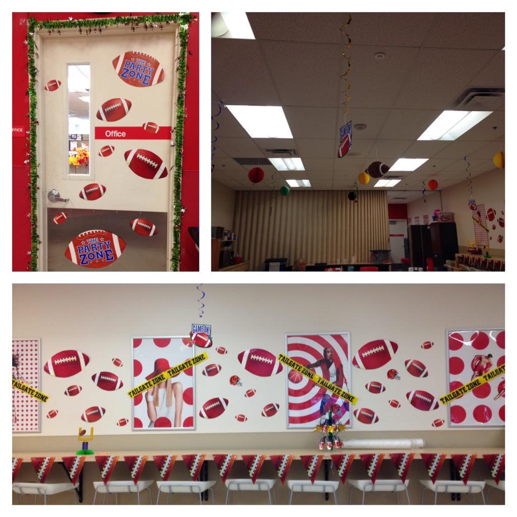 New breakroom decorations! #byebyesummer #hellofall #hellofootball #Target🏈🍁🎯<a href="/m_gaerke/">Melissa Gaerke</a> @Musgrove_Hannah @PaulSchulze5