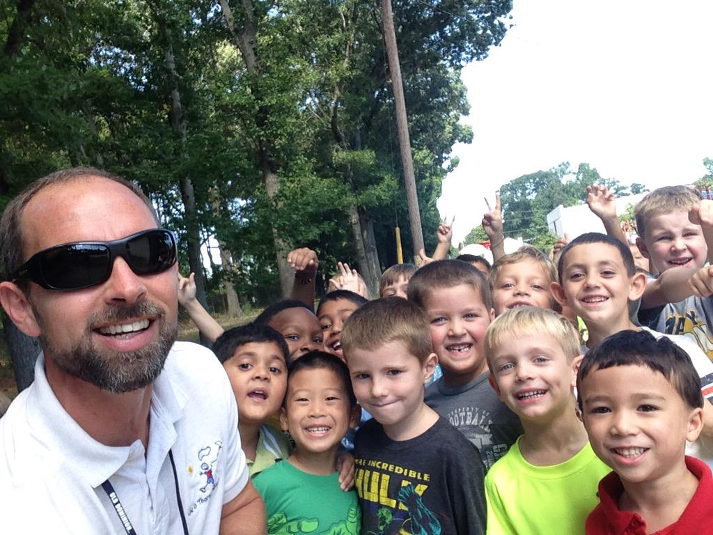 TESVBPE's tweet photo. Having fun and staying at Thoroughgood ES. Our first mile of the year!! @cziggy1 @TESSeagulls http://t.co/jsa0JlvX9m