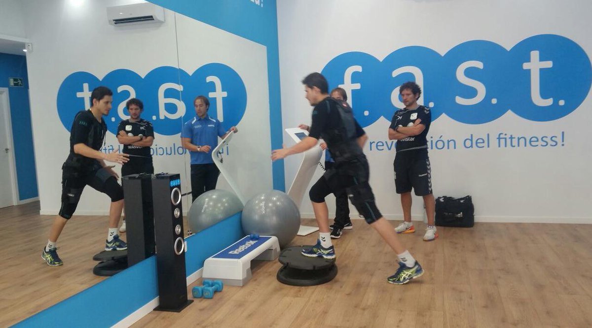 fastfitnessems's tweet photo. Grandes deportistas como Darlan Lopes, jugador del #InterMovistar, entrenan el #metodofast. @InterMovistar http://t.co/2iEwkmFYog