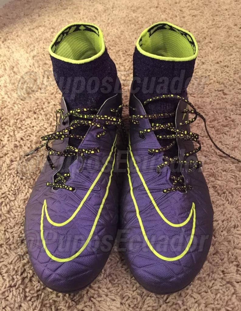 puposecuador's tweet photo. Conoce mas de cerca el #SprayPack o #SplashPack que Nike esta proximo a lanzar #Hypervenom #Mercurial #Magista http://t.co/b2RA22f01B