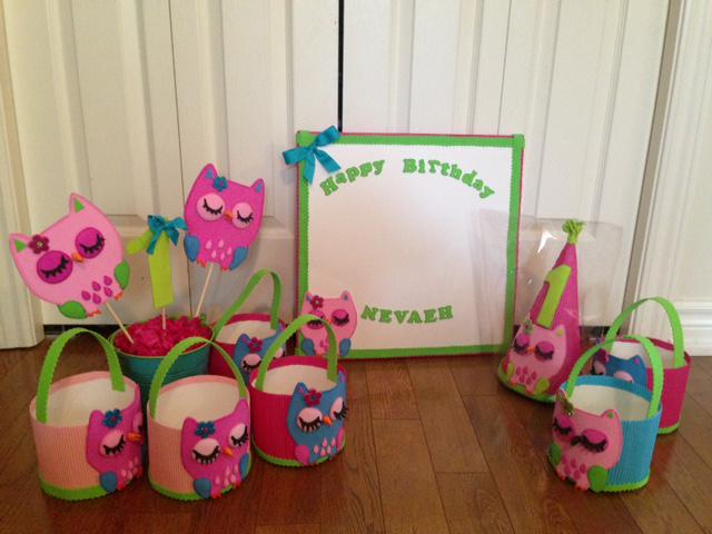 PartyTimeEva's tweet image. Owl birthday package for a one year old...Happy Birthday Nevaeh! #loot bag #banner #centerpiece #hat #signature board