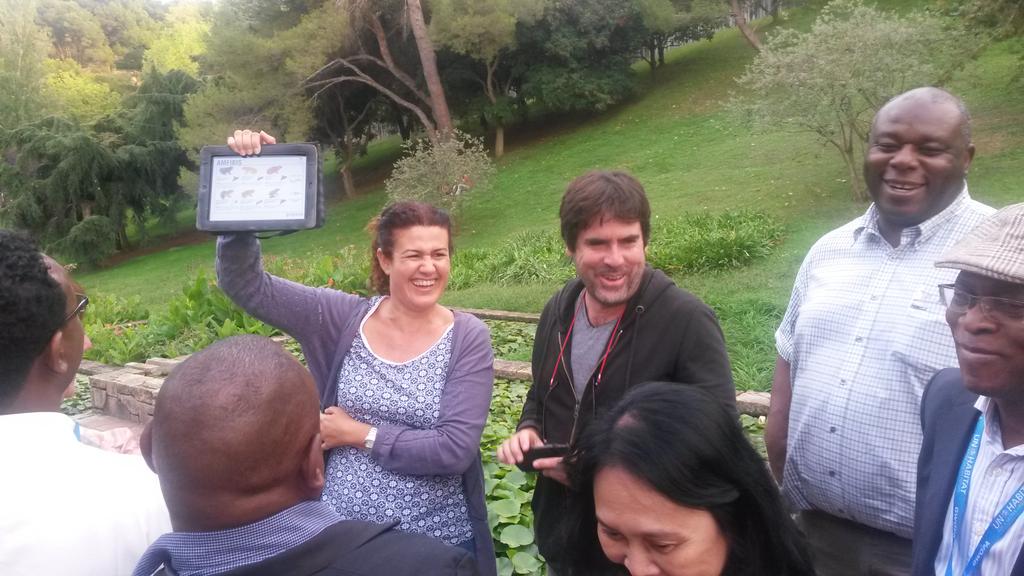 mjchesa's tweet photo. #wopcongress @gwopa @UNHABITAT @BCN_Ecologia #BCASA asgalanthus Sergi and Mònica at Mossèn Cinto Gardens http://t.co/YTeEXZ9w5o