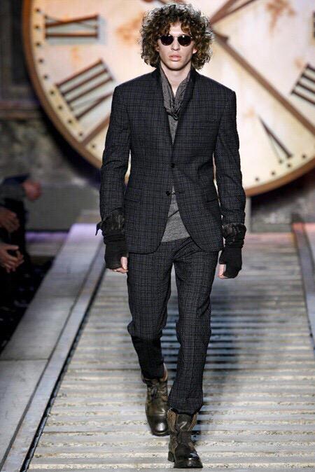 samandjos's tweet photo. #lfw fever!!! Throwback with Sam walking for John Varvatos #fashion http://t.co/pU35XXEllu