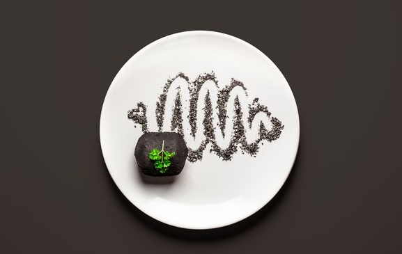 MirrorWeirdNews's tweet photo. Pregnancy cookbook caters for the weirdest cravings you can imagine http://t.co/9j9sb7AYBi http://t.co/0piFgF7Ptp