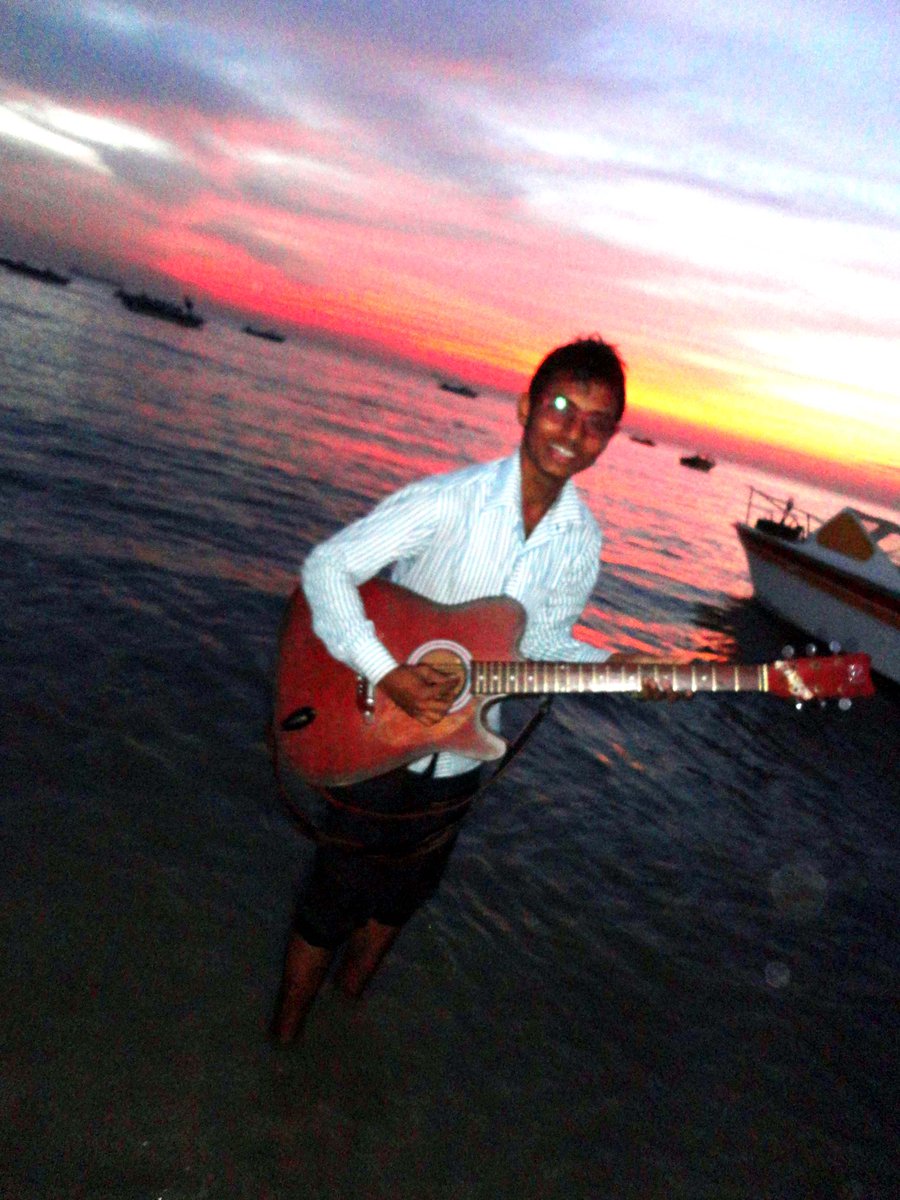 ahmedsuhel71's tweet photo. sea bech #potenga #ctg http://t.co/30GKcYfzQs