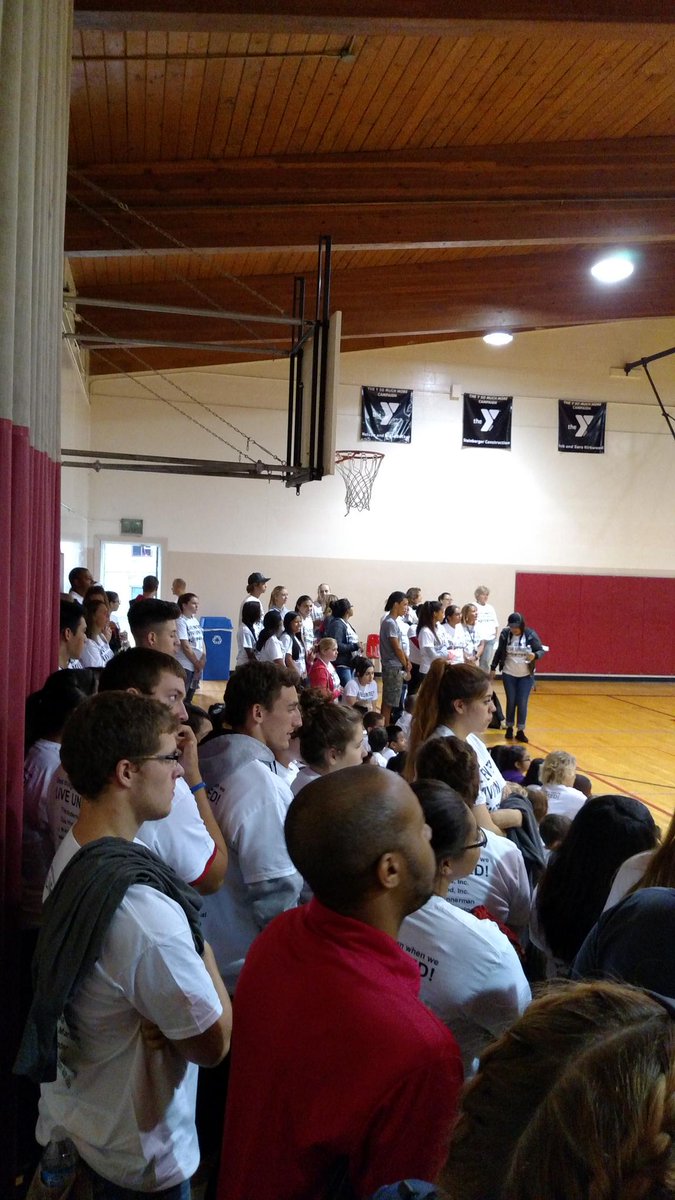 BerryBotics's tweet photo. Live United kickoff with LHS students ready to get going on the Berry Patch! @Berry_Principal http://t.co/QUSLzFMrlw
