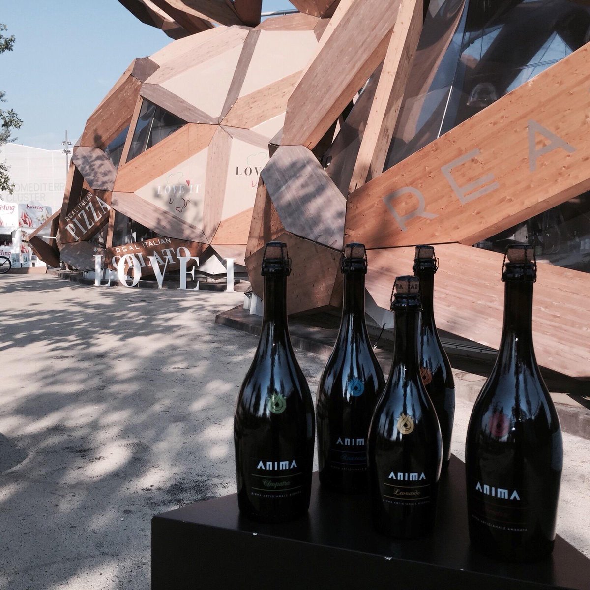 BirraAnimA's tweet photo. #EXPO2015 #MyAnimA #alberodellavita #copagriexpo #treeoflife #lakearena #birraartigianale #craftbeer #tantaroba #beer http://t.co/Cx8MFY9Bz1