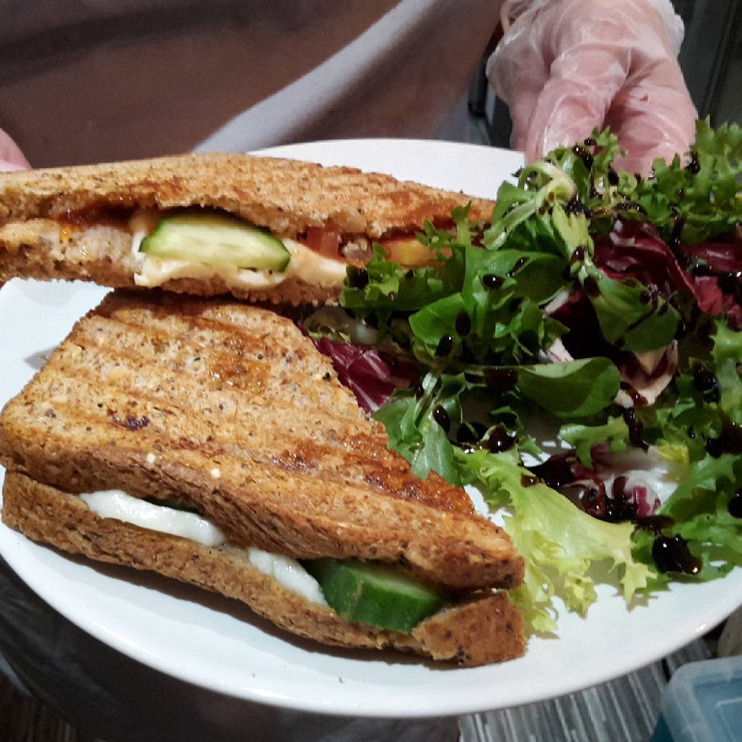 UkAbsolute's tweet image. Cucumbe, tomato hallomi and chilli jam toastie amazing @bijouholmfirth @harrisonsint @HolmfirthEvents @BodyandSole2