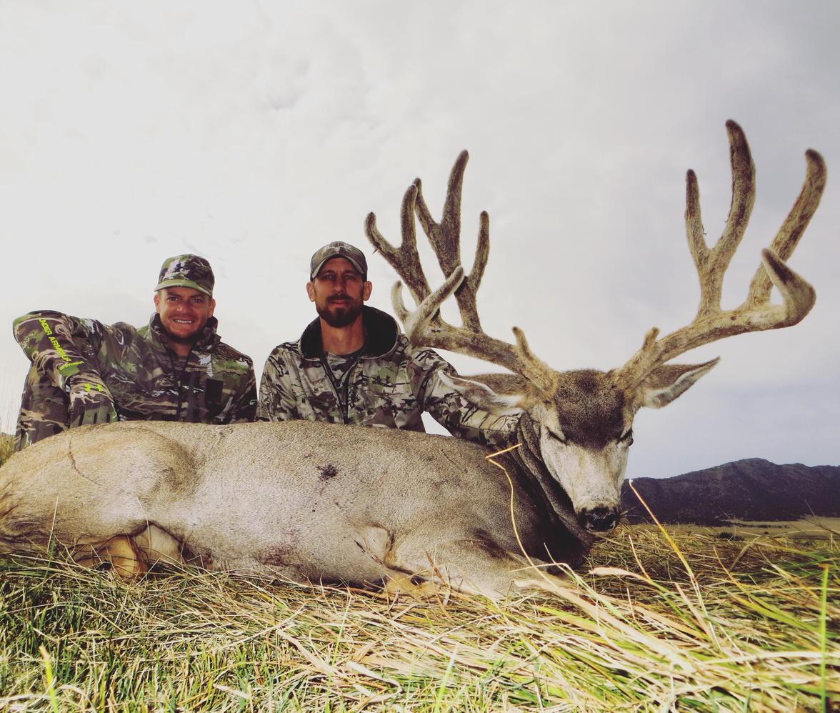 WhitakerBroHunt's tweet photo. Josh Whitaker and Kade Bambrough with Kades big 2015 smoke pole muledeer! Kade is one of our good friends always fun! http://t.co/MrbMmDb9bZ