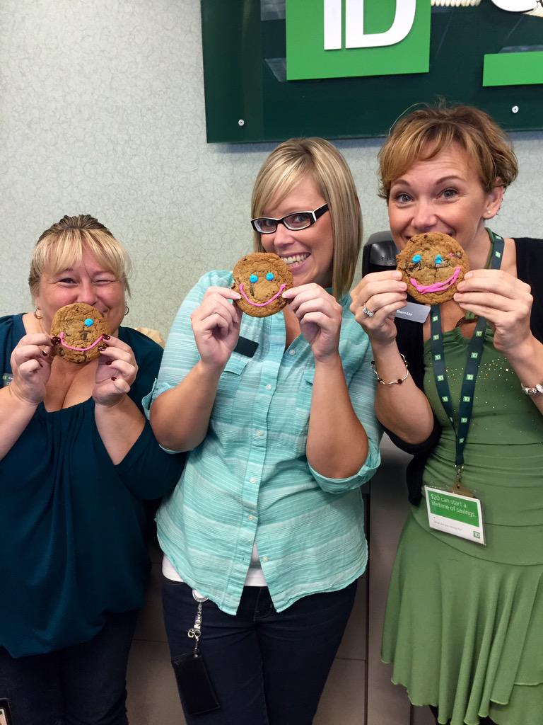 Hannah_deYoung's tweet image. #greenfriday fun day with #smilecookies @TimHortons #bestbranch