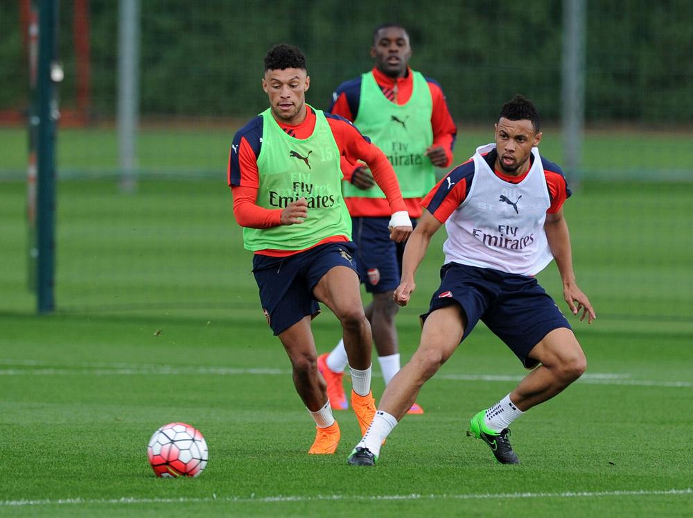 Arsenal's tweet photo. PICTURES: The @Arsenal squad train at London Colney ahead of the Chelsea game: http://t.co/N293MUy4kQ #CFCvAFC http://t.co/AAclG8r6fp