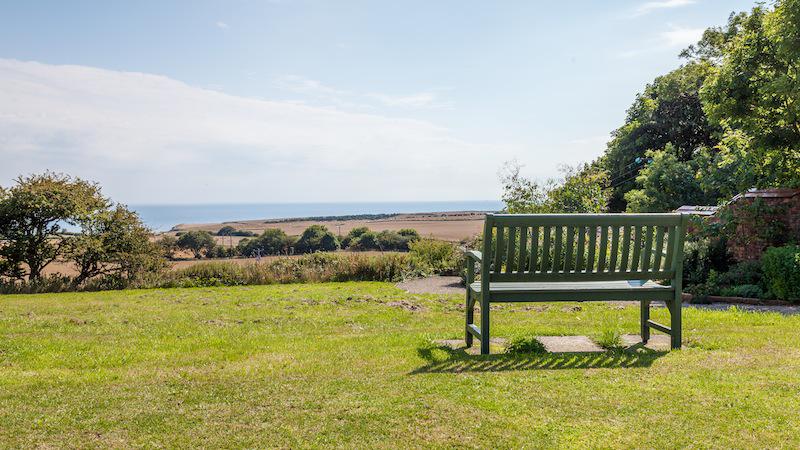 Coberhill's tweet photo. Photographer @MarkHeslington has captured Cober's beauty @SueFordArt @RobertDutton1 @angela_j_hindle #themedbreaks http://t.co/suhC7JmU0B