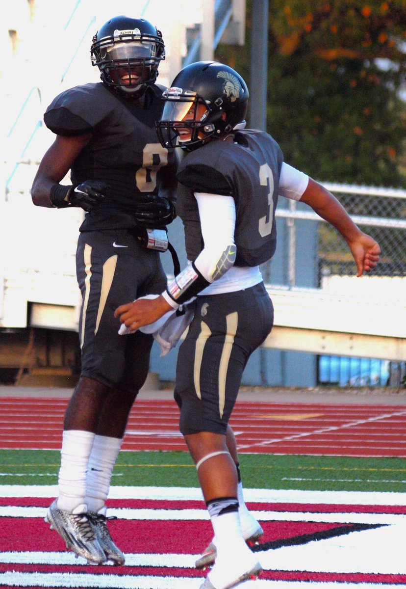 ThsNews1's tweet photo. T-High was on fire last night, with help from a TD run by @corey_Thomas12 and a 73 yard punt return from @YRN337 🔥 http://t.co/mpZFssztNC