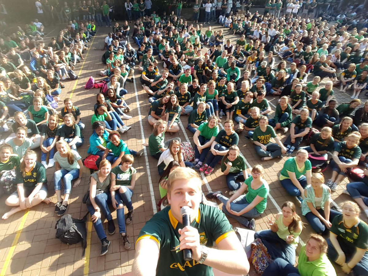 Michael_Ryan_10's tweet photo. @OvieNuus Proudly supporting the @Springboks during the @rugbyworldcup !! #BokFriday #BokSelfie #HomeGroundAdvantage http://t.co/xWNBy1bQHV