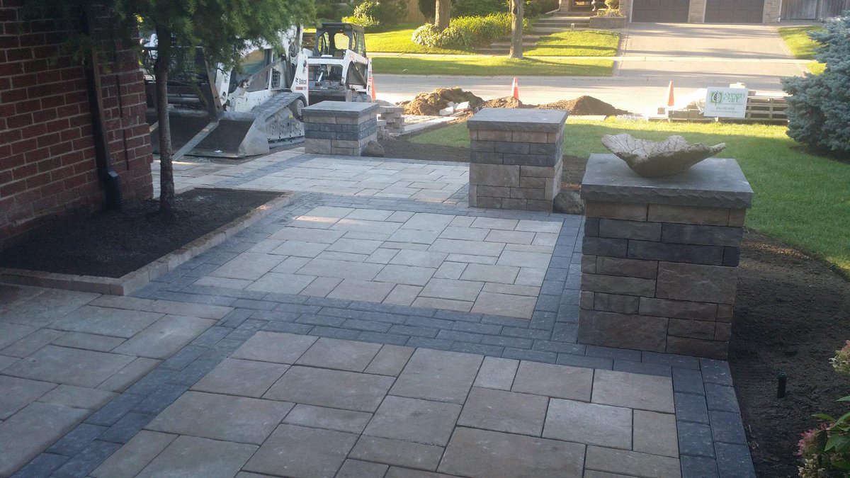 joebailey2424's tweet photo. This @NancyGreen01 design is starting to come together! @Permacon #mondrian #terramo #lafitt
#LAKERIDGEBRIGADE http://t.co/x2d0OGczAh