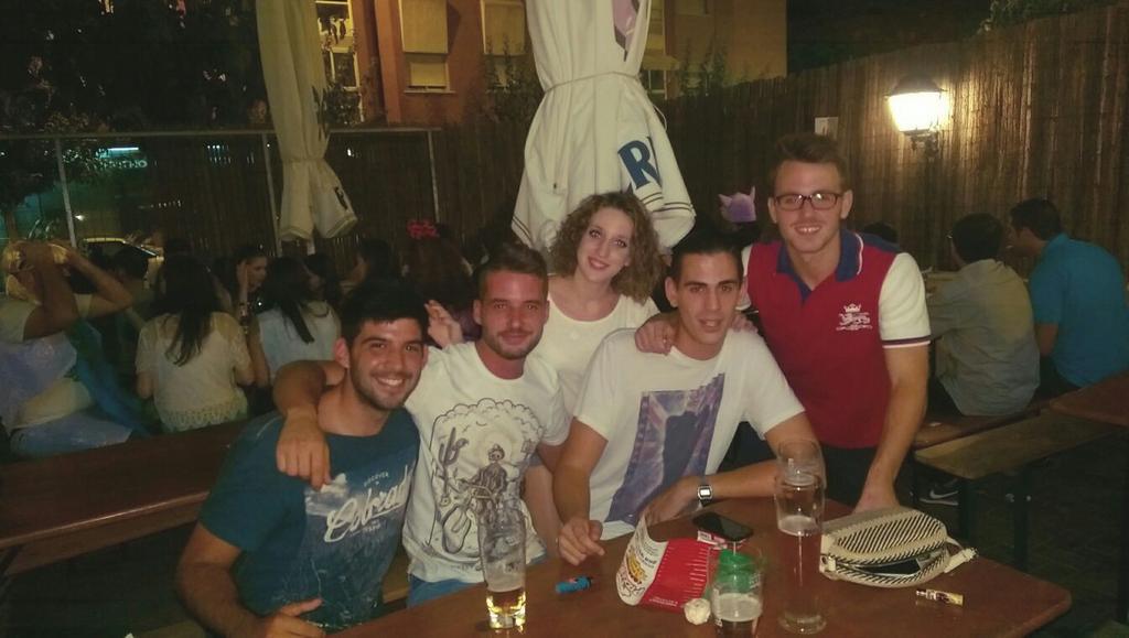 cano93mari's tweet photo. Por mas noches como esta! #cerves #cervemur #risas #reencuentro @Juako1895 @lolocs_1994 @jesusjmo #alfonsillo http://t.co/ixszcVNV5Q