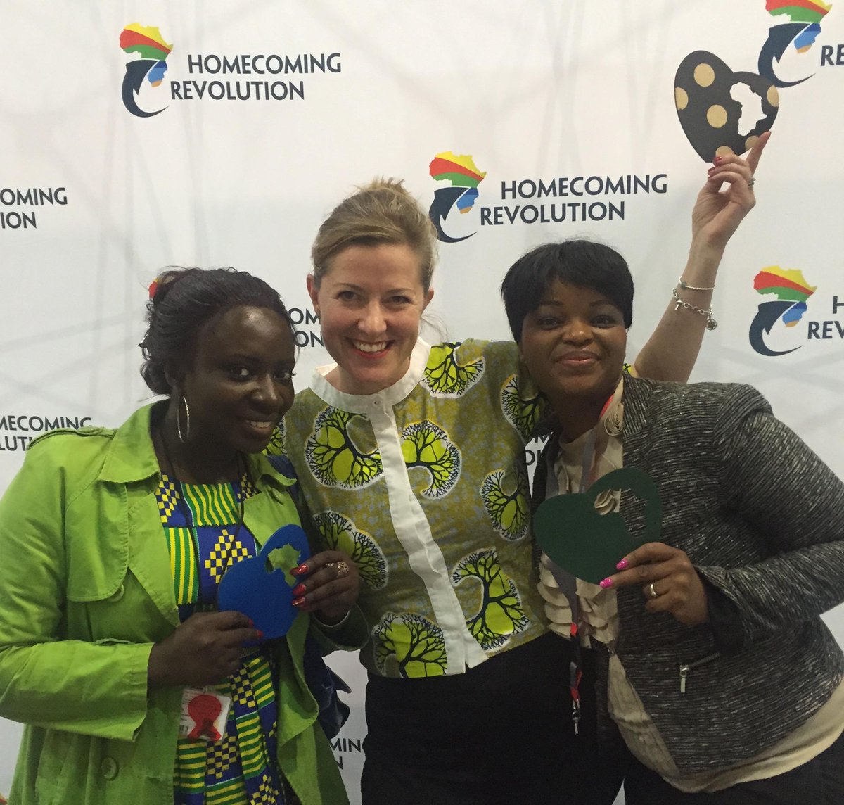 HomecomingEX's tweet photo. Inspirational talent at #LeaderEx2015 #heartAfrica http://t.co/FltuS9IXuZ