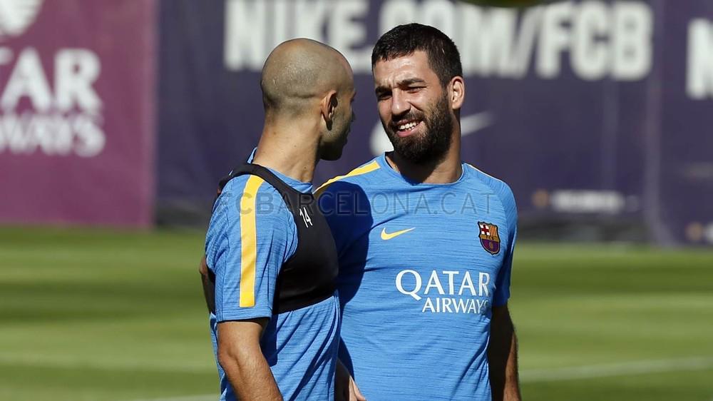 MascheranoFANSS's tweet photo. Entrenamiento de esta mañana. Preparando partido frente a Levante #masche http://t.co/KjOAVCKCNx