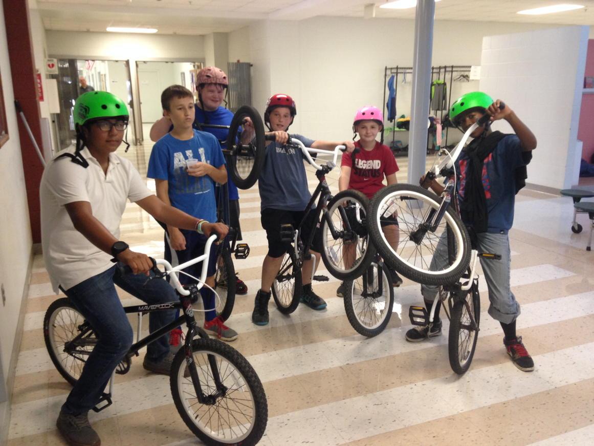 JerryLPutt's tweet image. Our morning BMX Club #dmmsinnovation #Rcubed @lineburgm @WPSboardchair