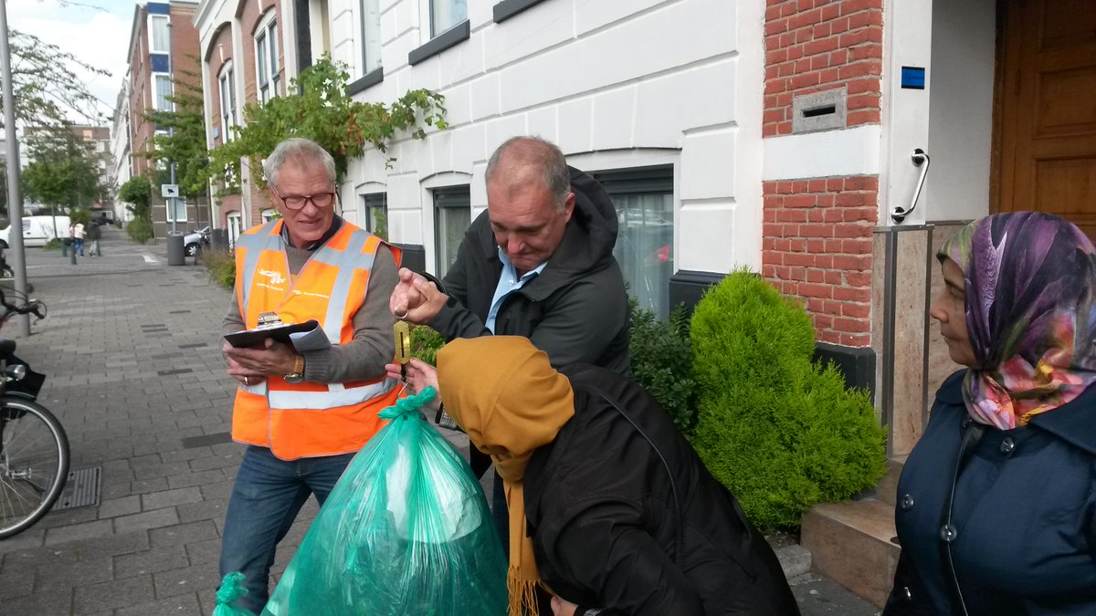 Stadsbeheer010's tweet image. Al honderden kilo's #zwerfvuil opgehaald tijdens Keep It Clean Day #Rotterdam. Tweet jouw #zwerfie010 van #KICD010!