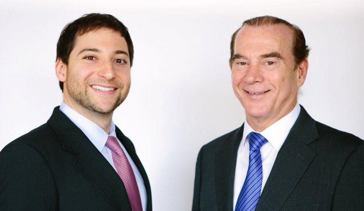 SFBJMoney's tweet photo. .@Aztec_CRE brokers $10M in loans from @CityNationalBk for Wynwood property: http://t.co/YDhORyE93i http://t.co/rd1bFQno7u