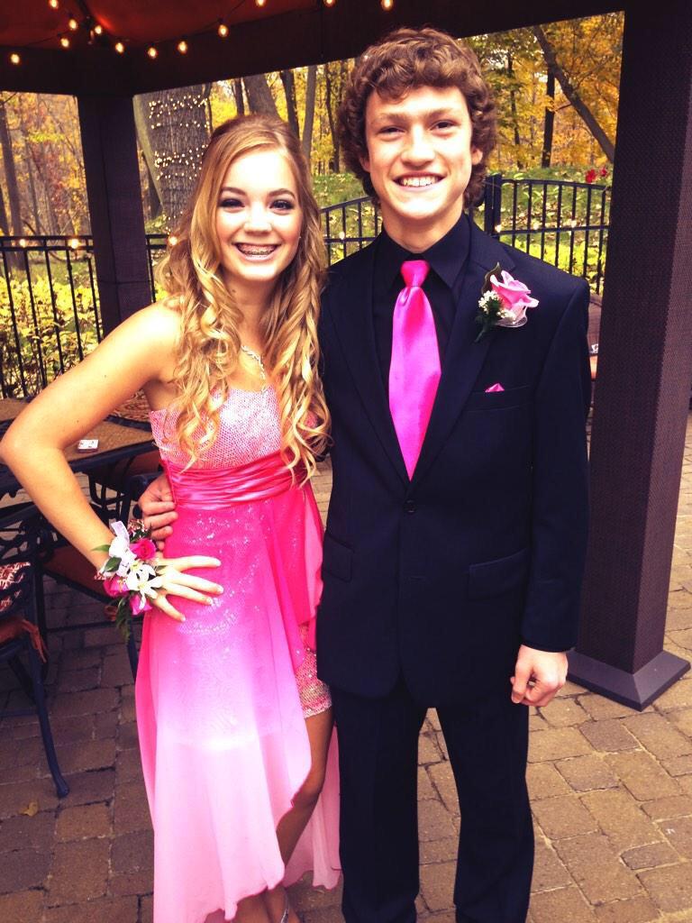 paulinalafrance's tweet photo. HBD noah๐hoco rules & we were so ๐ฅ๐ฅtogether!!! LOVE u๐๐#Hart #Hoco #Jcole #Stuffedbra #7thgrade #8thgrade #9thgrade http://t.co/Y2z114Y6Lo