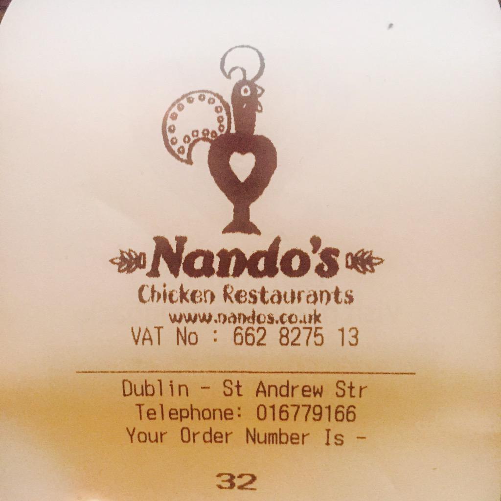 1dJp1228's tweet photo. やっときたよ。
ないおの好きな
Nando's😎

これで2000円死ぬほど高い。 http://t.co/78vTZVkGnL
