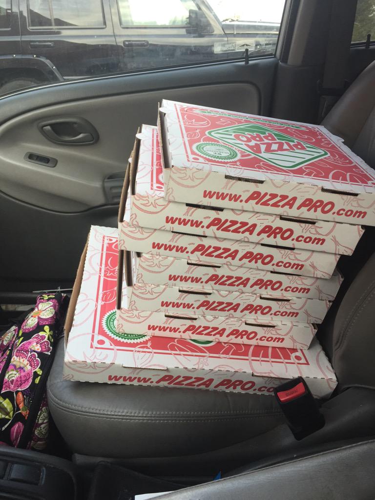 pizz_a_cake's tweet photo. who's ready???? 😍😍 http://t.co/Z9RRvsoP1K