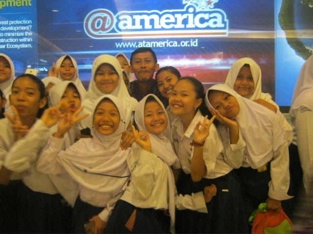 PMR UNIT SMPN 18 tweet media