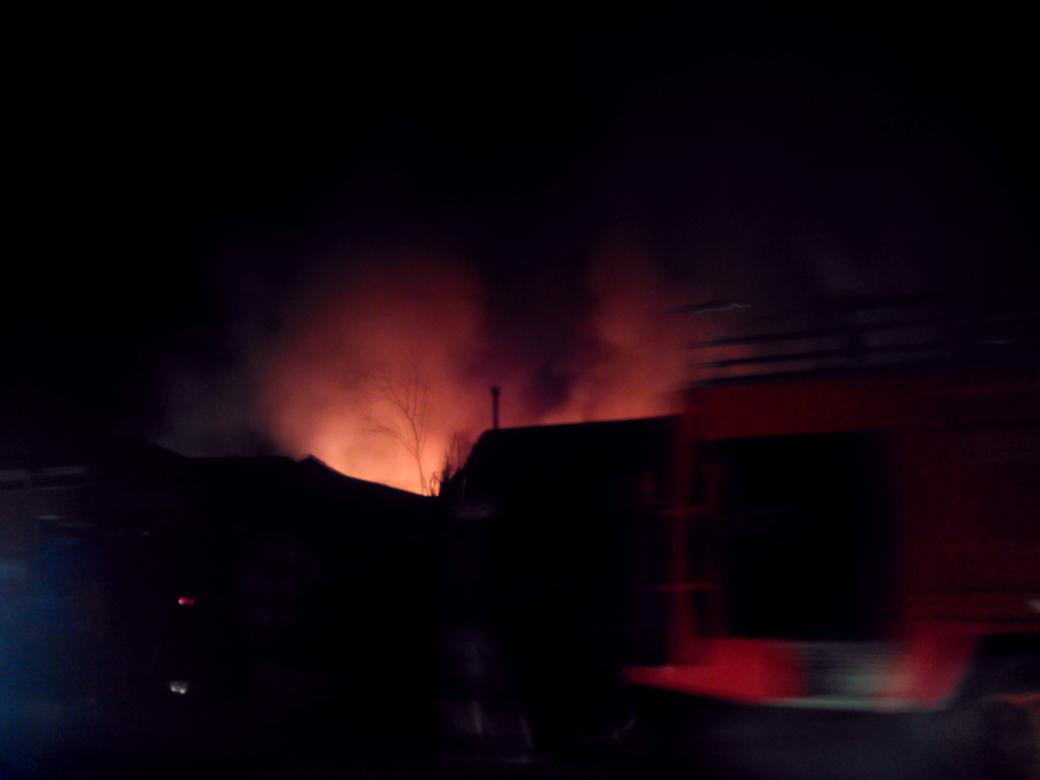 PRFMnews's tweet photo. 21.30: RT @MudaMuliaID: Kondisi Kebakaran Cicalengka. Api masih besar, damkar masih banyak. Terjebak macet 2,5 jam.  http://t.co/uj4lELIZcq