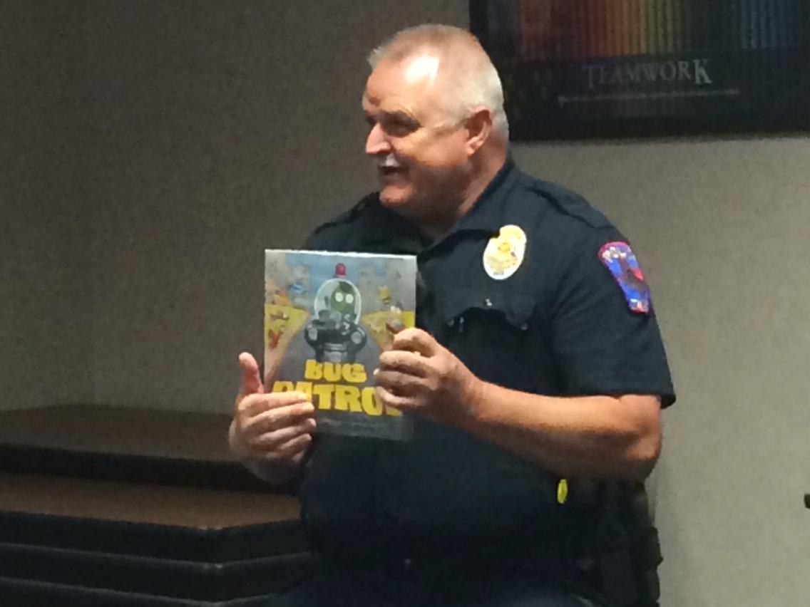 CheathamKLB's tweet image. Learning all about being a police officer with Officer  Jones