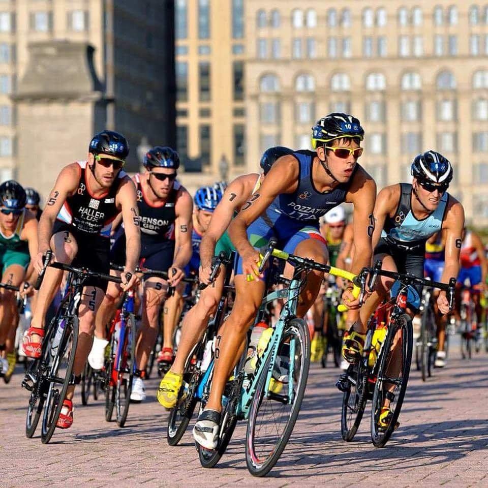 Lead pack at U23 triathlon world champ #chicago #triathlon