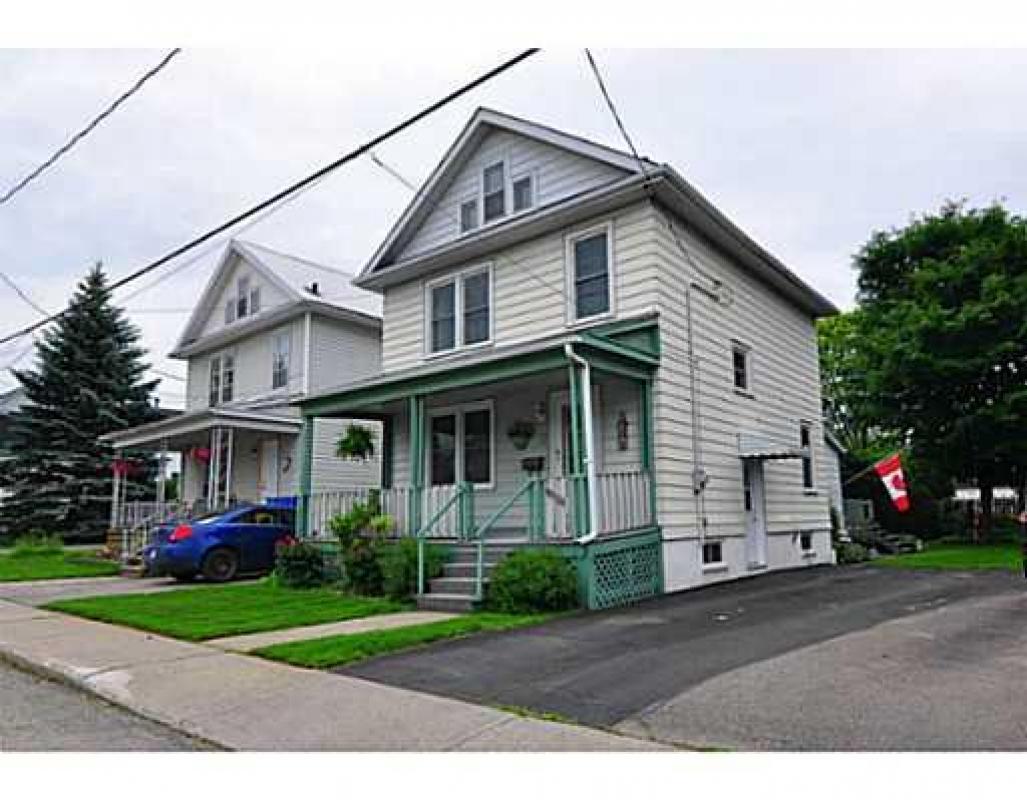 Check out our #listing in #SmithsFalls #ON tour.circlepix.com/home/Q9BWQ9 #realestate #realtor