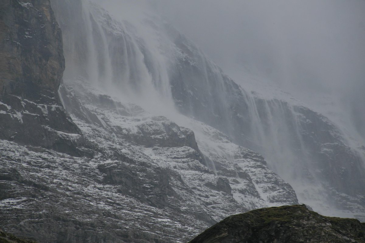 plagadec's tweet photo. #Expocrise, @VISOV1 On ne part pas dans les furies de l'Eiger sans préparation nouvelle des pilotes. http://t.co/q52XgrxPYV